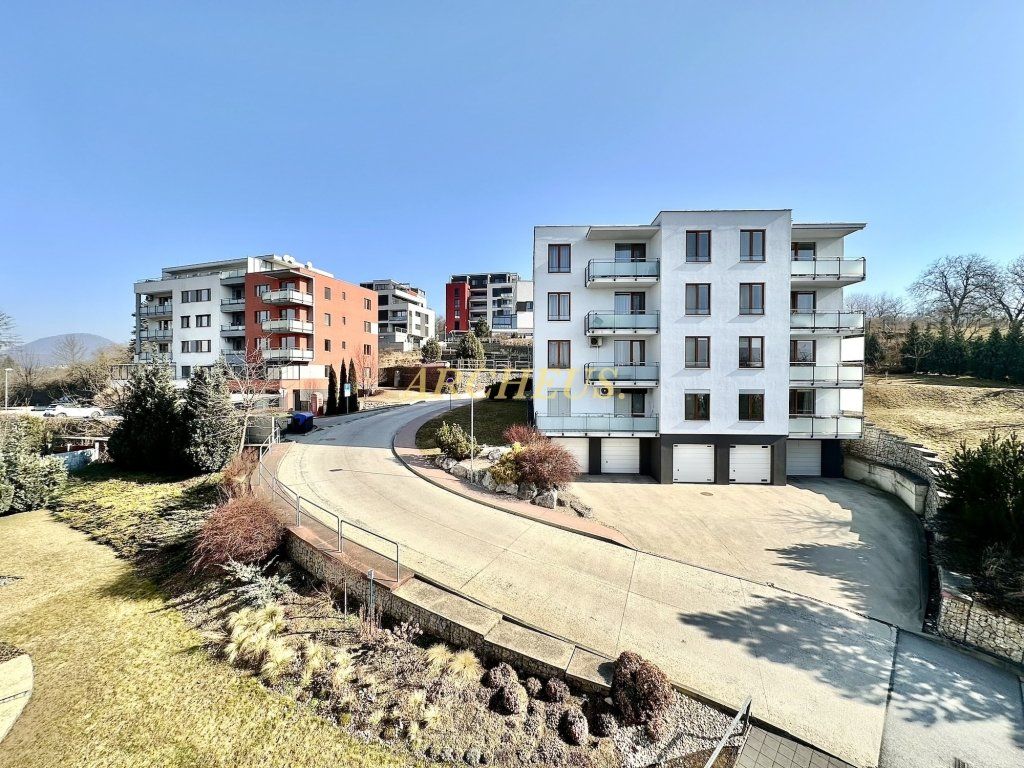 3 IZBOVÝ BYT 99 m2, BALKÓN, GARÁŽ + PARKING, HORSKÁ, PREŠOV