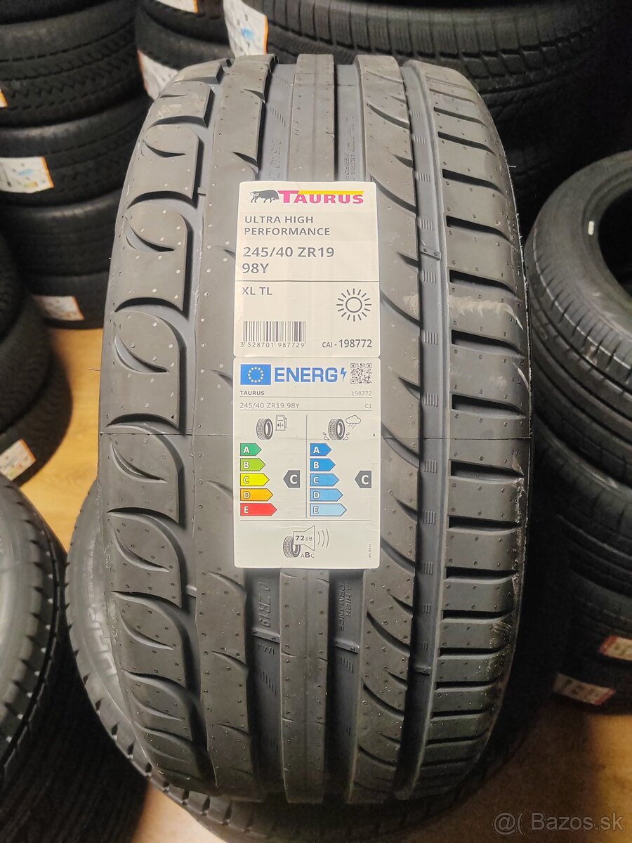 Letné pneu TAURUS 245/40 r19 - nové