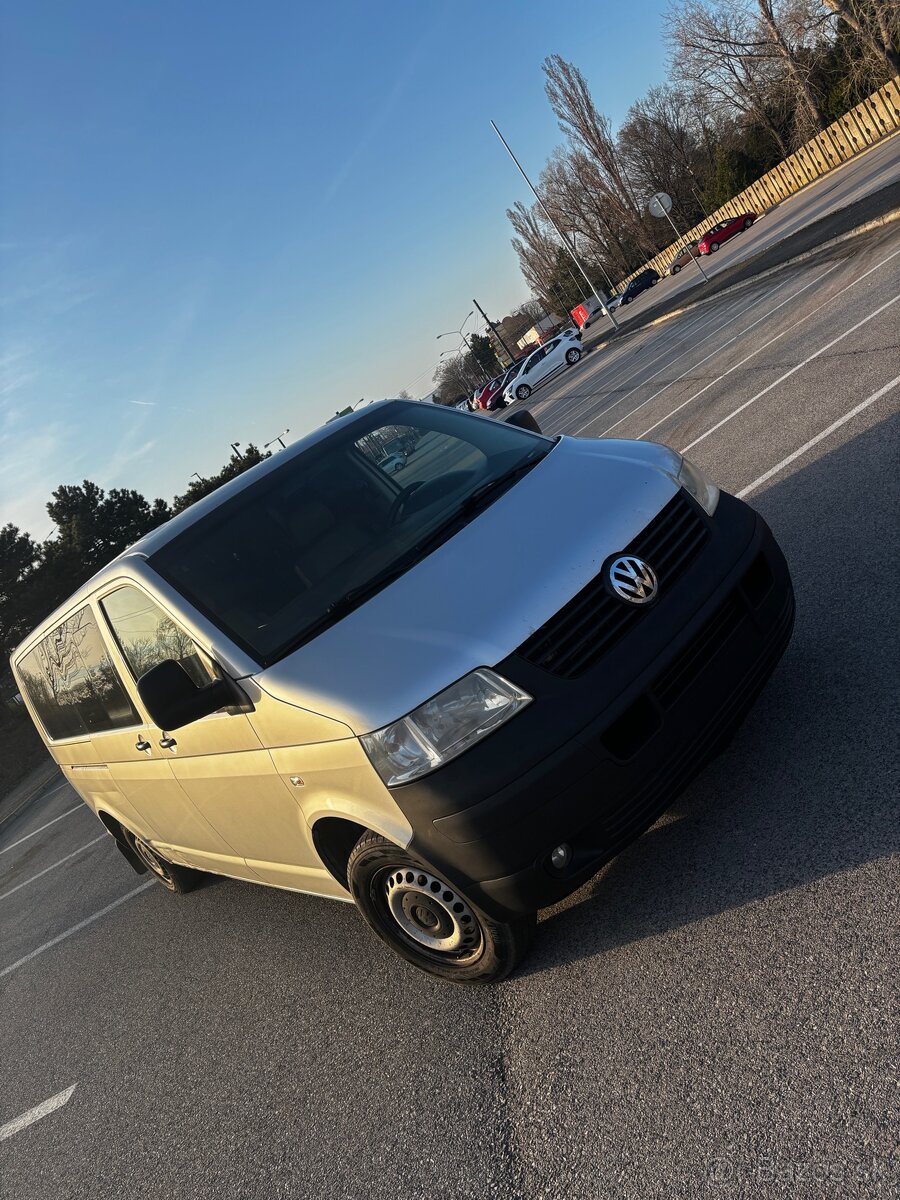 VW-Caravelle T5