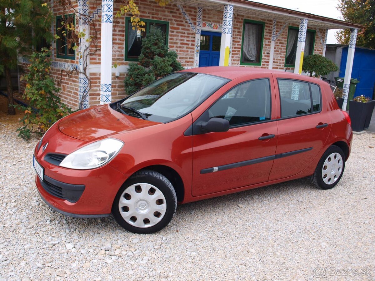 Renault Clio 1,2 i - 4 valec