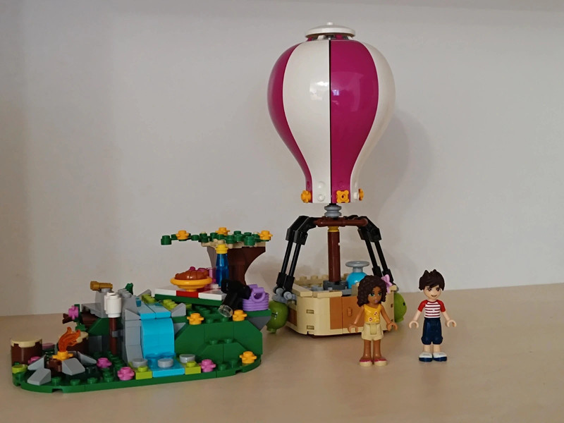 Lego friends 41097 Horkovzdušný balón v Heartlake