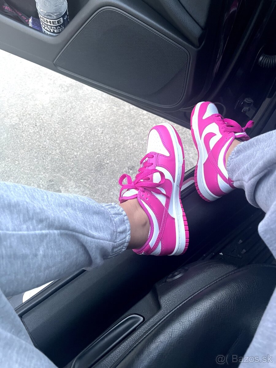 nike dunk low active fuchsia