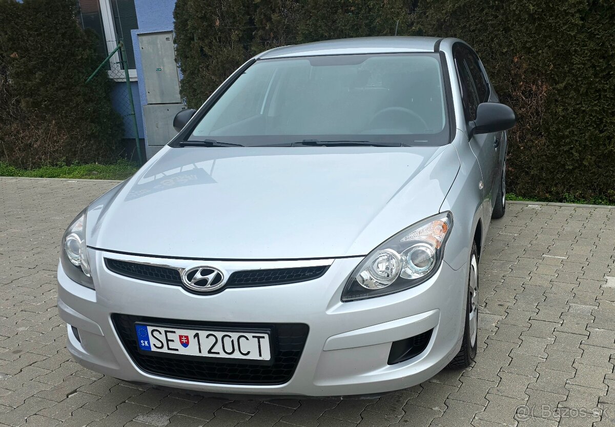 Hyundai i30 1.4 16V Comfort Najazdené: 97-tis.