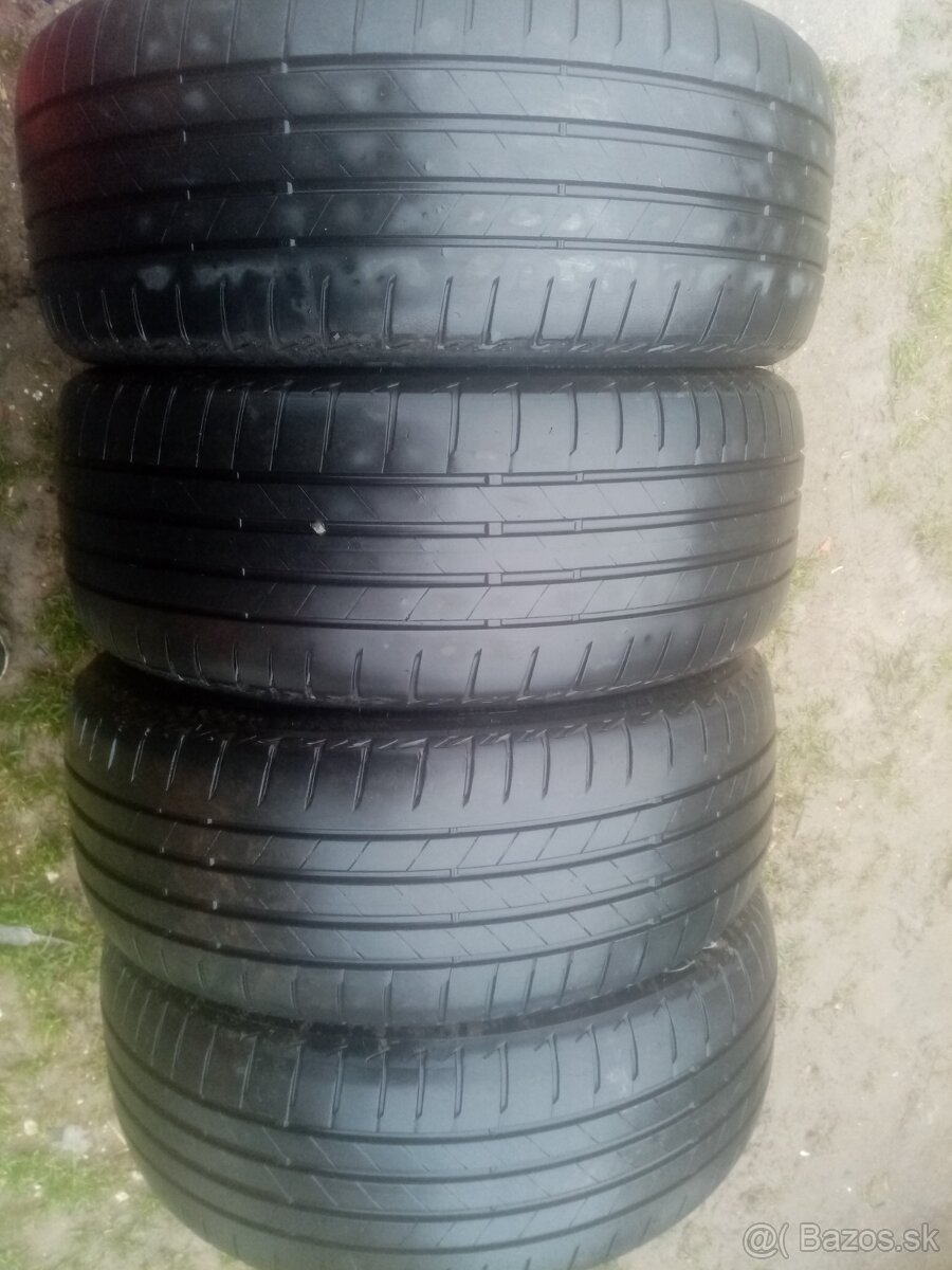 Predám 4x letné pneu 225/45 R18