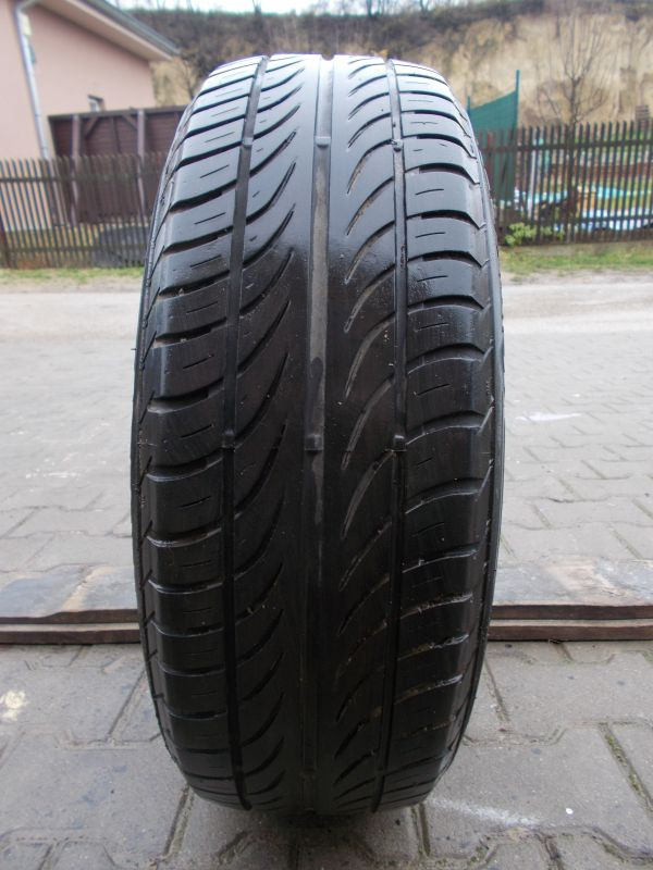 Pneumatika Semperit 195/65R15 letná 1ks