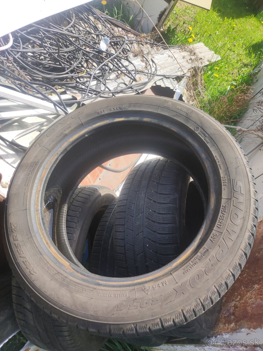 Zimné TOYO 215/55 R17