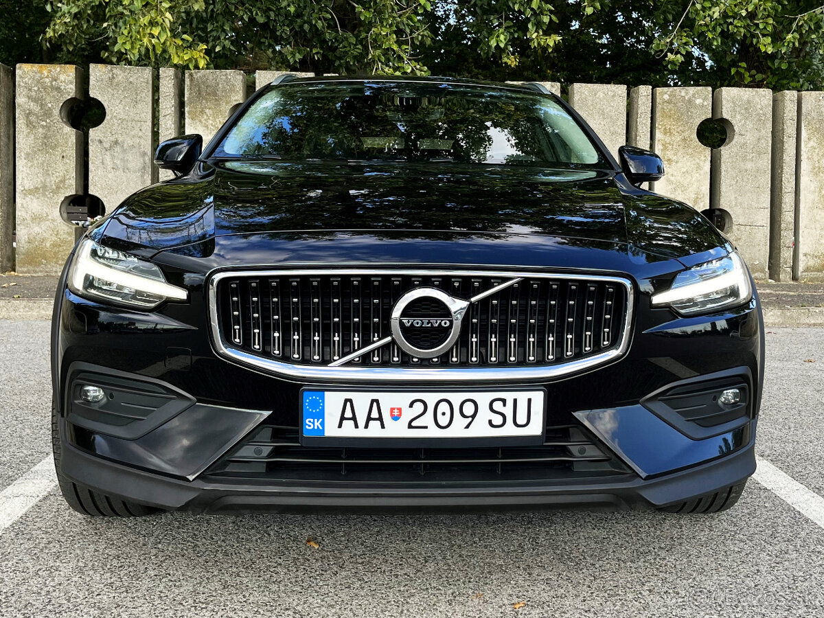 Volvo V60 CC CROSS COUNTRY PRO D4 AWD A/T 2.0l 140KW