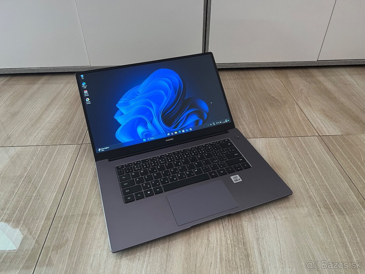 15.6"/Huawei/Notebook/i3-10110/8GB RAM DDR4/NVMe 256GB SSD