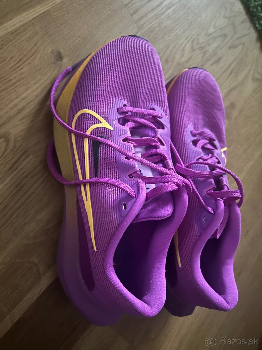 Predám dámske bežecké tenisky Nike Zoom fly 5