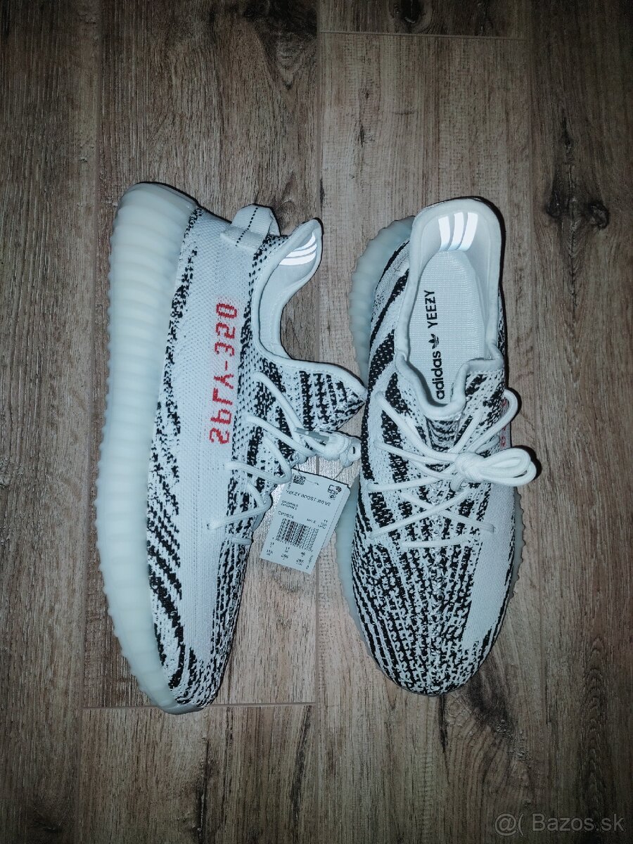 Yeezy 350v2 zebra