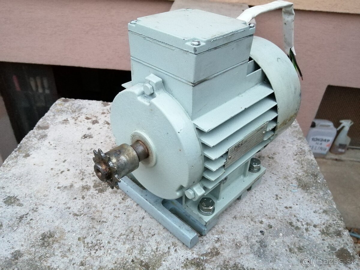 Motor