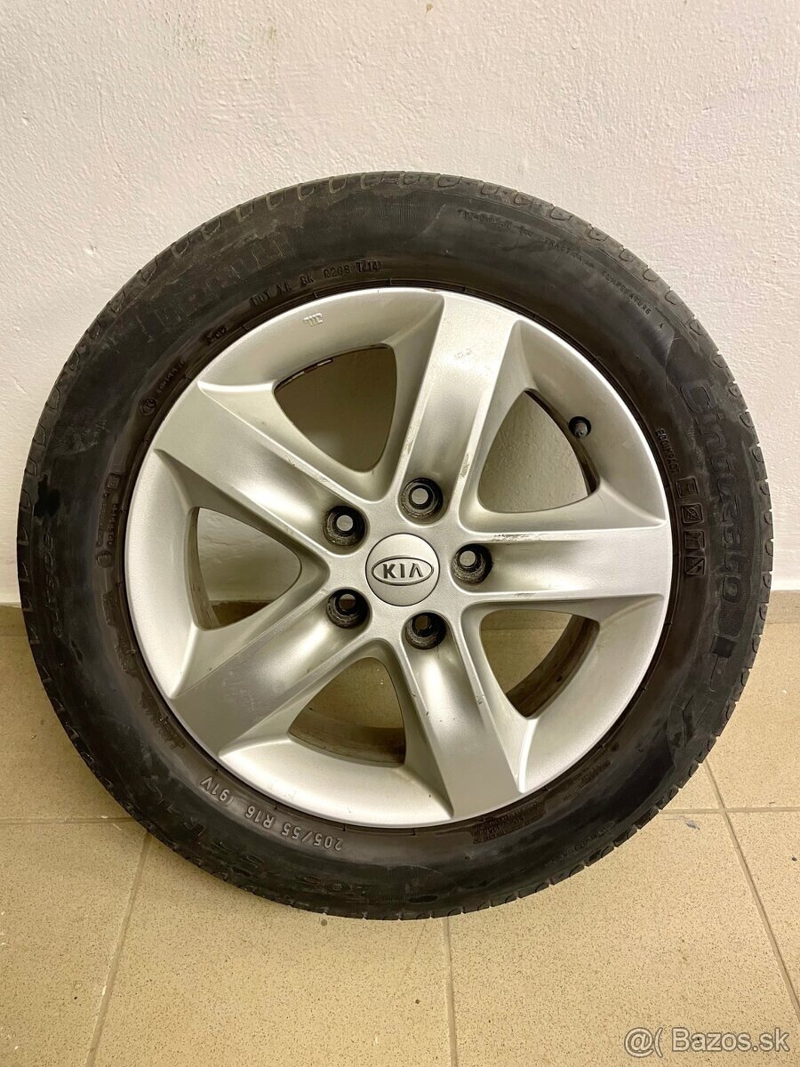 Predám disky KIA s pneumatikami Pireli 205/55 R16