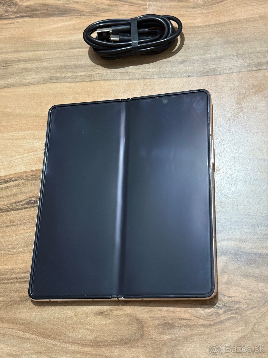 Predám Samsung Galaxy Z Fold 4 256GB