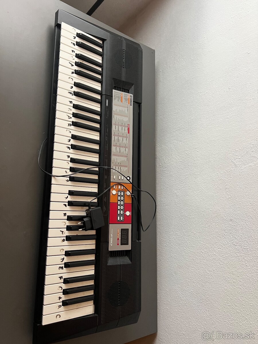 Yamaha klavesy f50