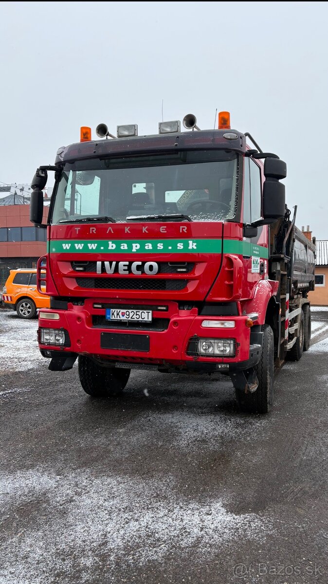 Predam Iveco sklápač 6x6 Hydraulická ruka