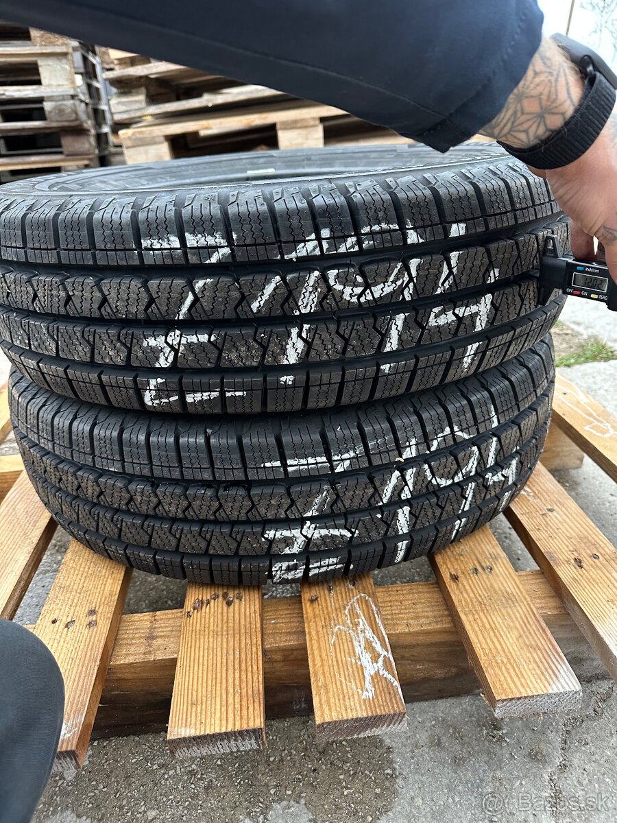 Z194 2ks nové zimné 195/75R16C