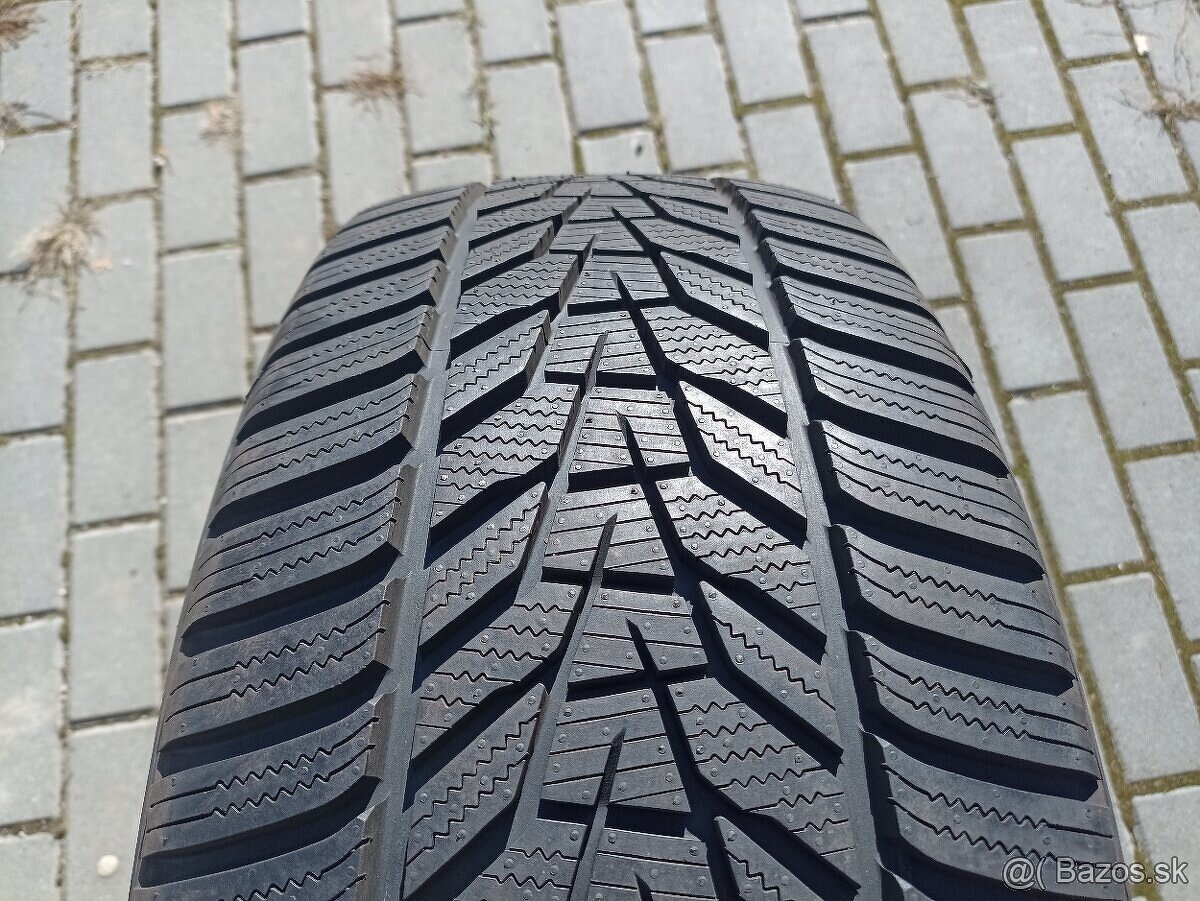 Zimné pneu Hankook Winter Icept Evo 245/45 R20 XL