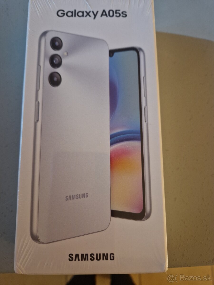 Predám mobilný telefón zn. Samsung