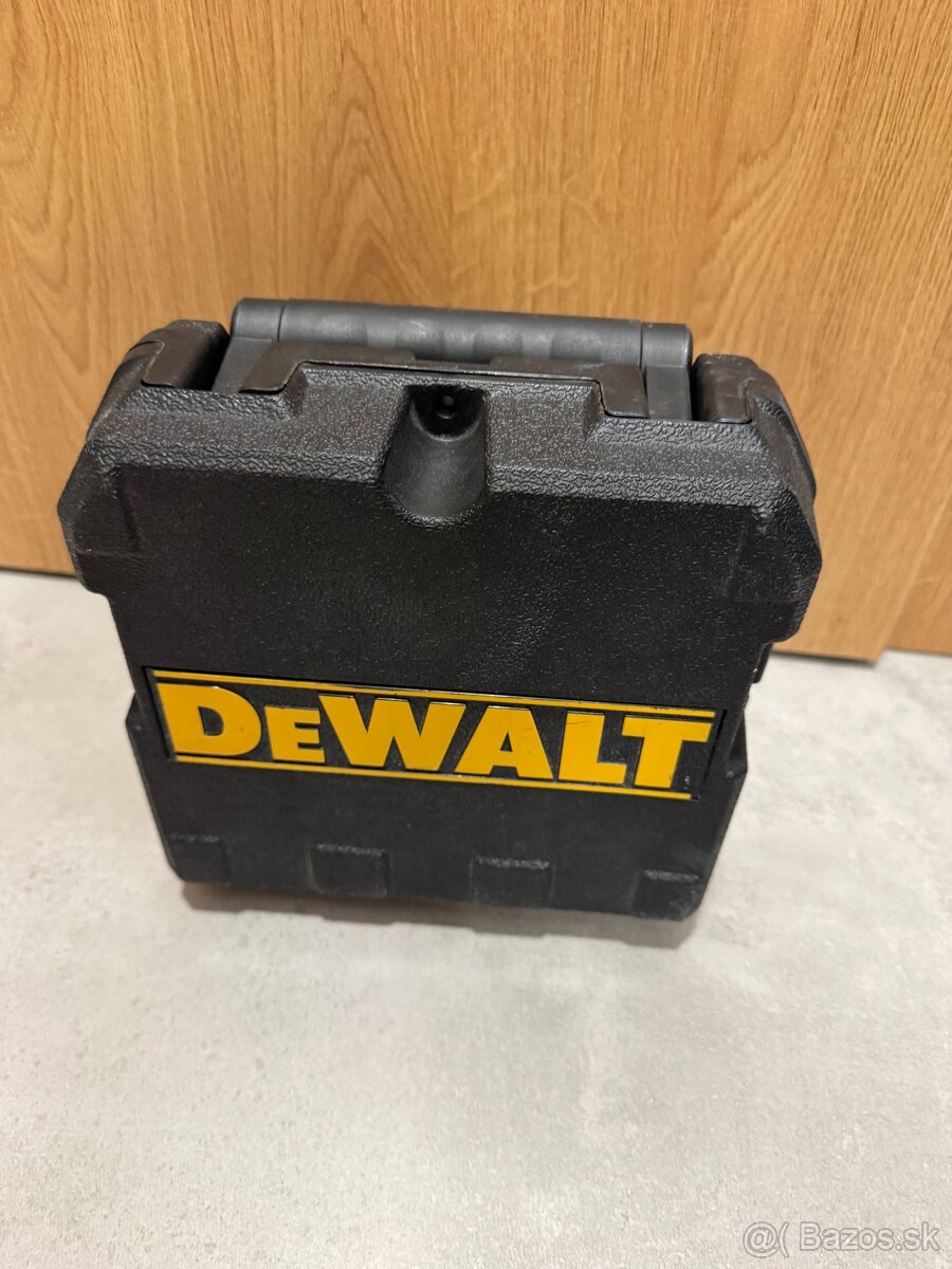 DeWALT DW088CG zelený krížový laser (IP54)