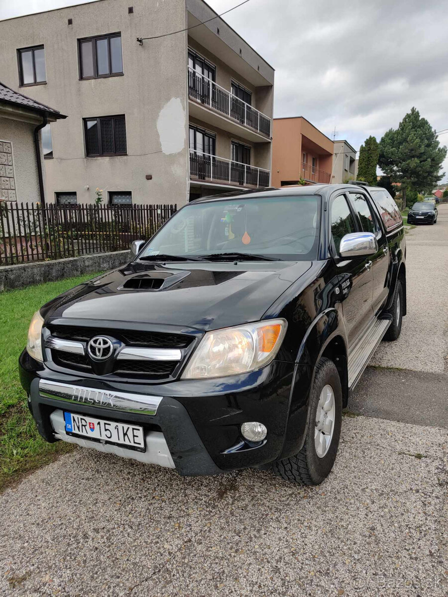 Predám Toyotu Hilux, rok výroby 2008