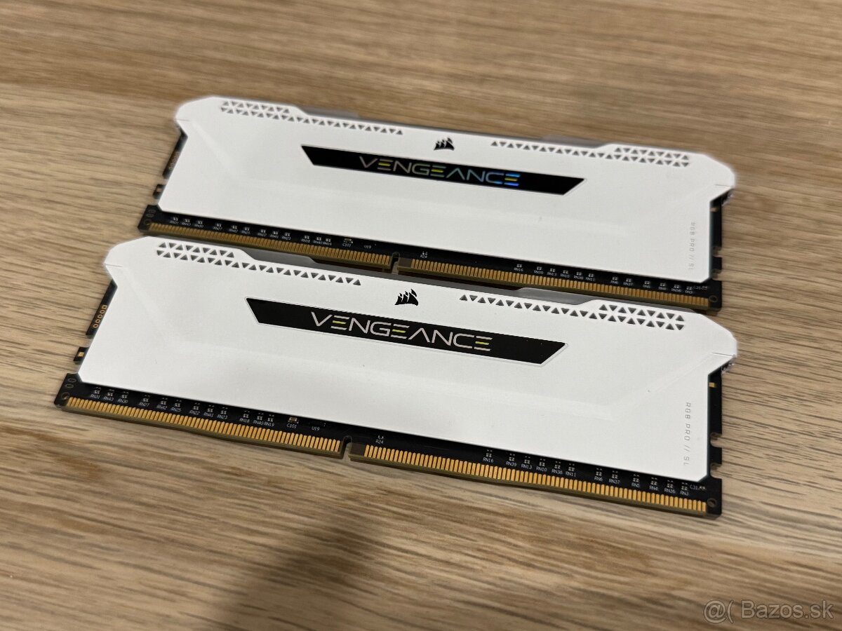 16GB DDR4 Corsair