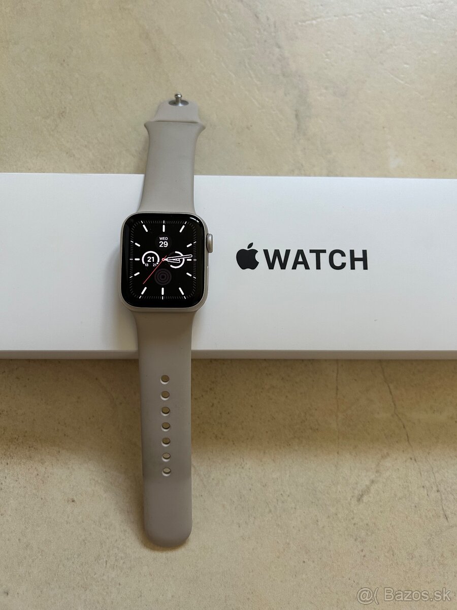 Apple Watch SE 2023