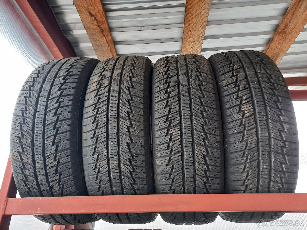 Sada zimných pneu Superia 235/55 R19