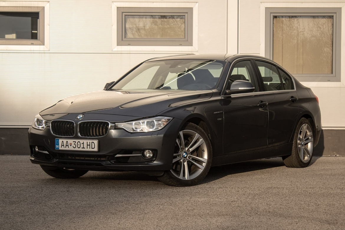 BMW Rad 3 330d xDrive A/T F30