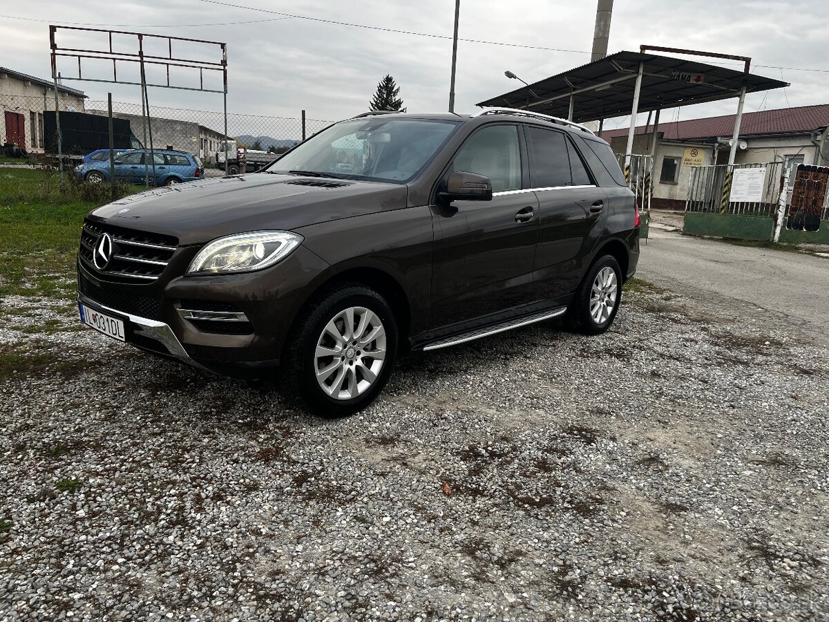 Mercedes ML bez vzduchového podvozku