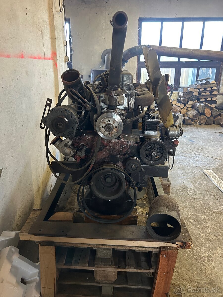 Motor Zetor kryštál crystal 6 valec