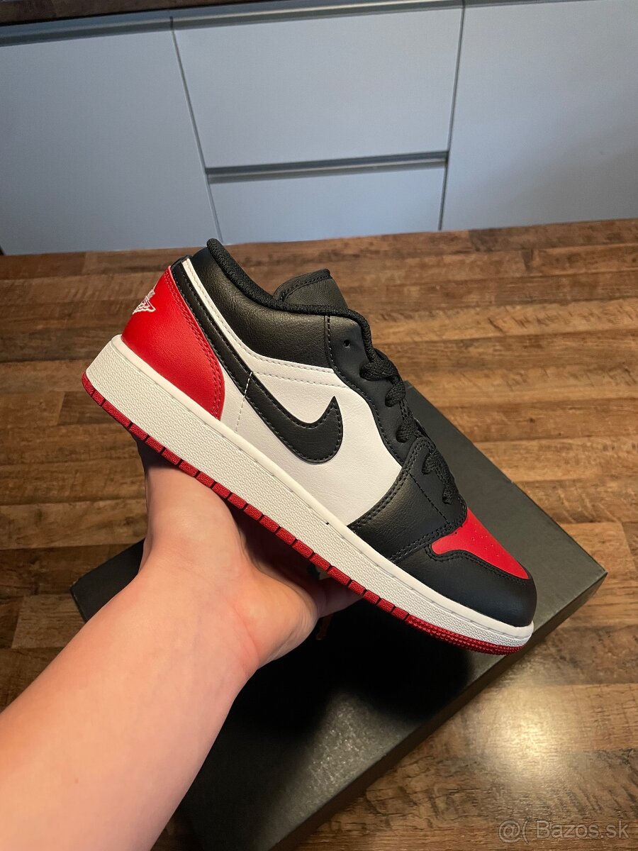 Air Jordan 1 Low Bred Toe