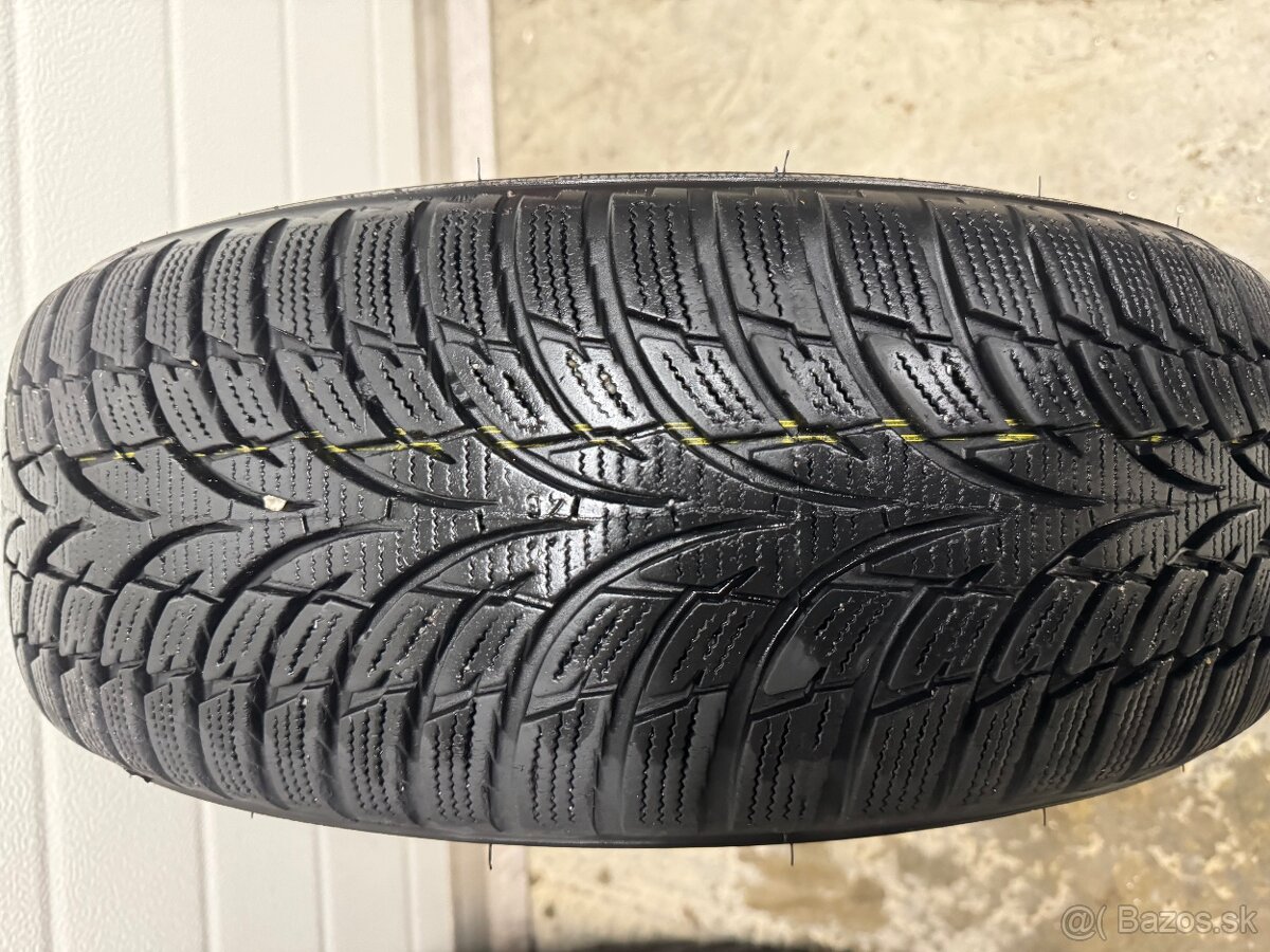 185/60 R15 Nokian WR D3