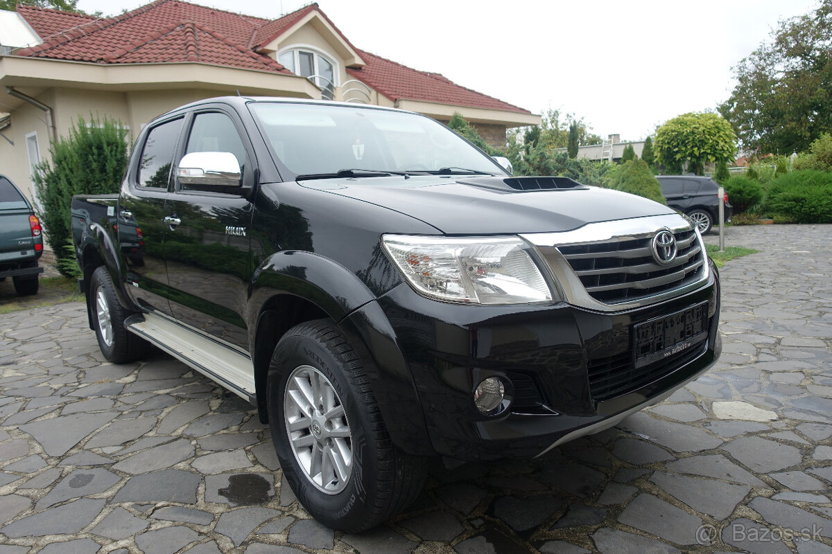 Toyota Hilux DC 3.0 I D-4D Sol A/T 126kW