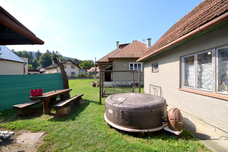 Predaj staršieho obývateľného rodinného domu Bela Dulice