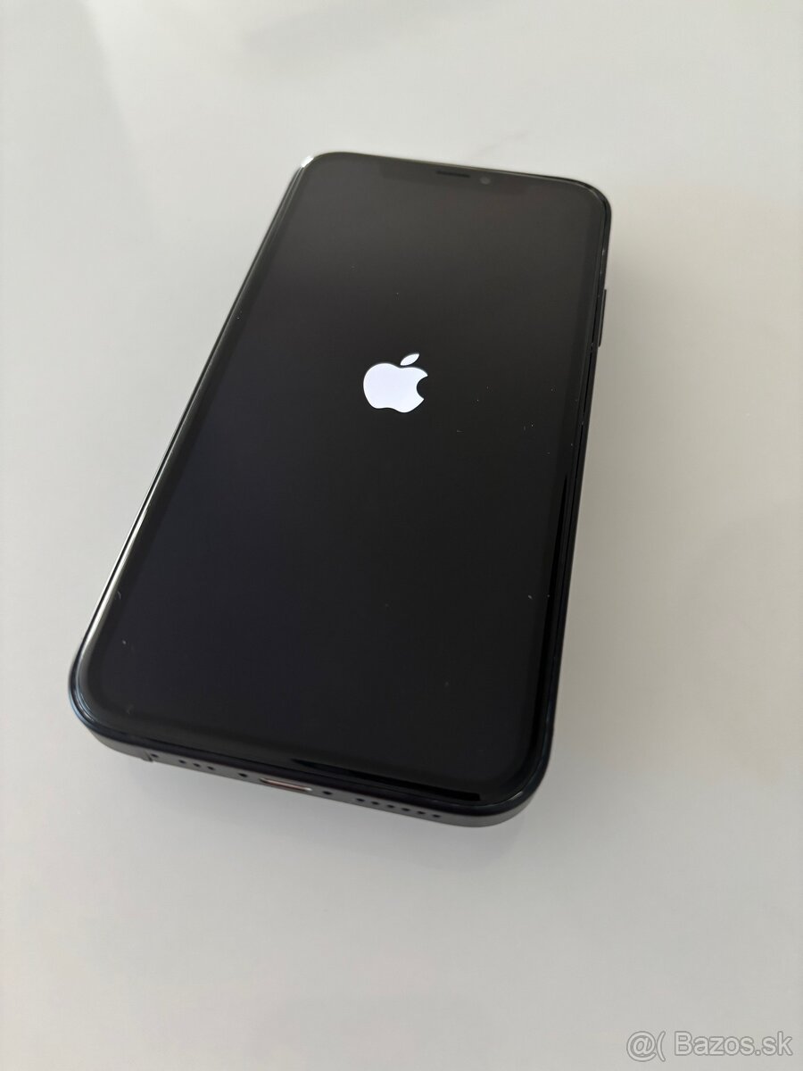 Predám iPhone XR