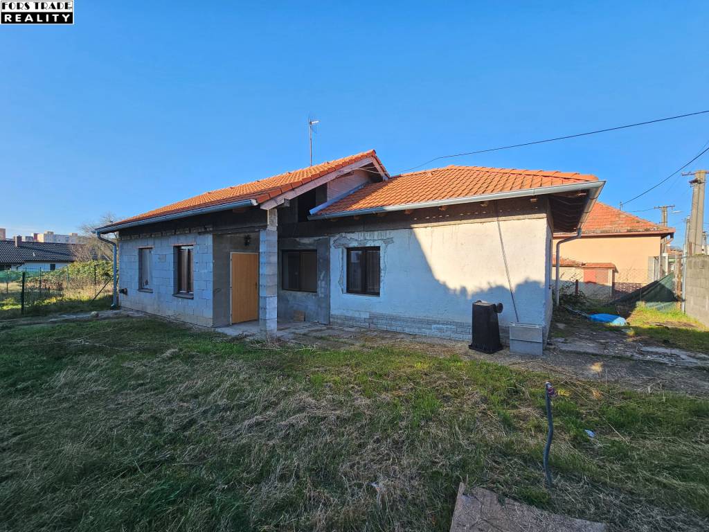 Predáme starý RD v Šali - Veči ulica Dožova - pozemok 540 m2