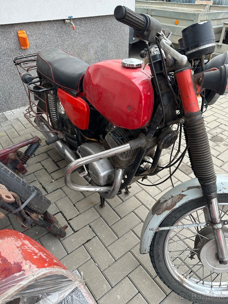 Jawa 634 zo sajdku