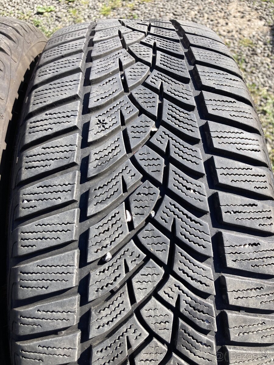 GoodYear zimná 205/55R17 - 1ks