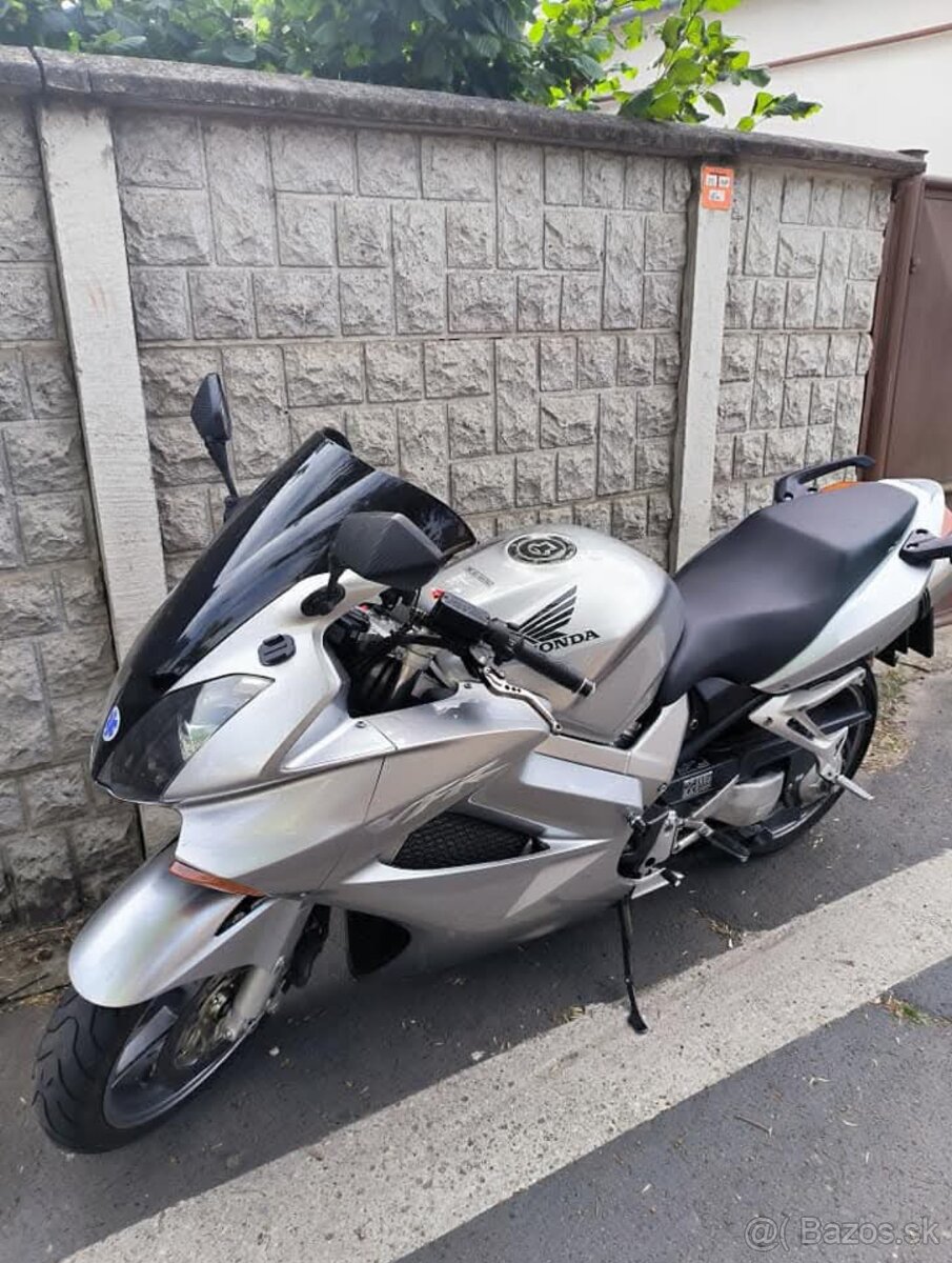 Honda vfr 800