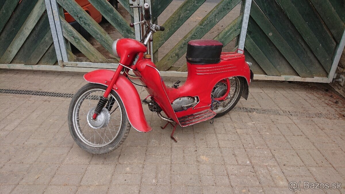 JAWA PAŘEZ 555