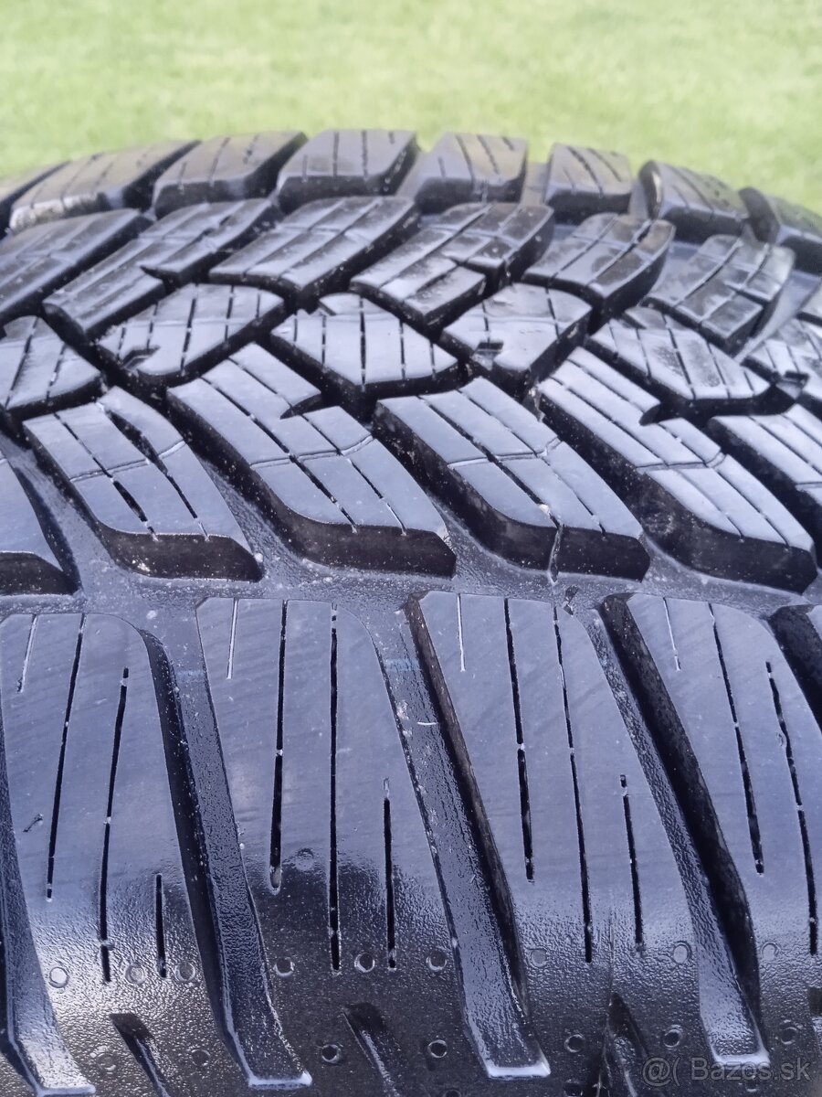 215/55 r17 zimné pneu.8 mm