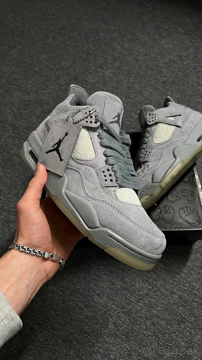 Nike x Kaws Air Jordan 4 Retro