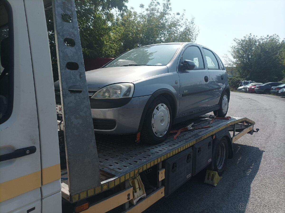 Rozpredám na náhradné diely Opel Corsa 1.0 97000km