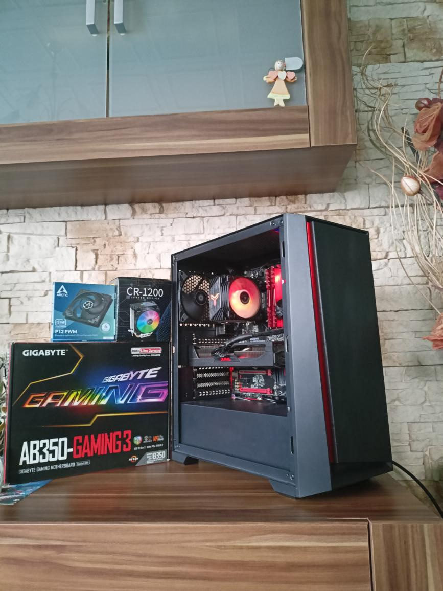 ⭐️ HERNÉ PC RYZEN 7 2700X, 16GB RAM, RX VEGA 56 8GB, SSD ⭐️