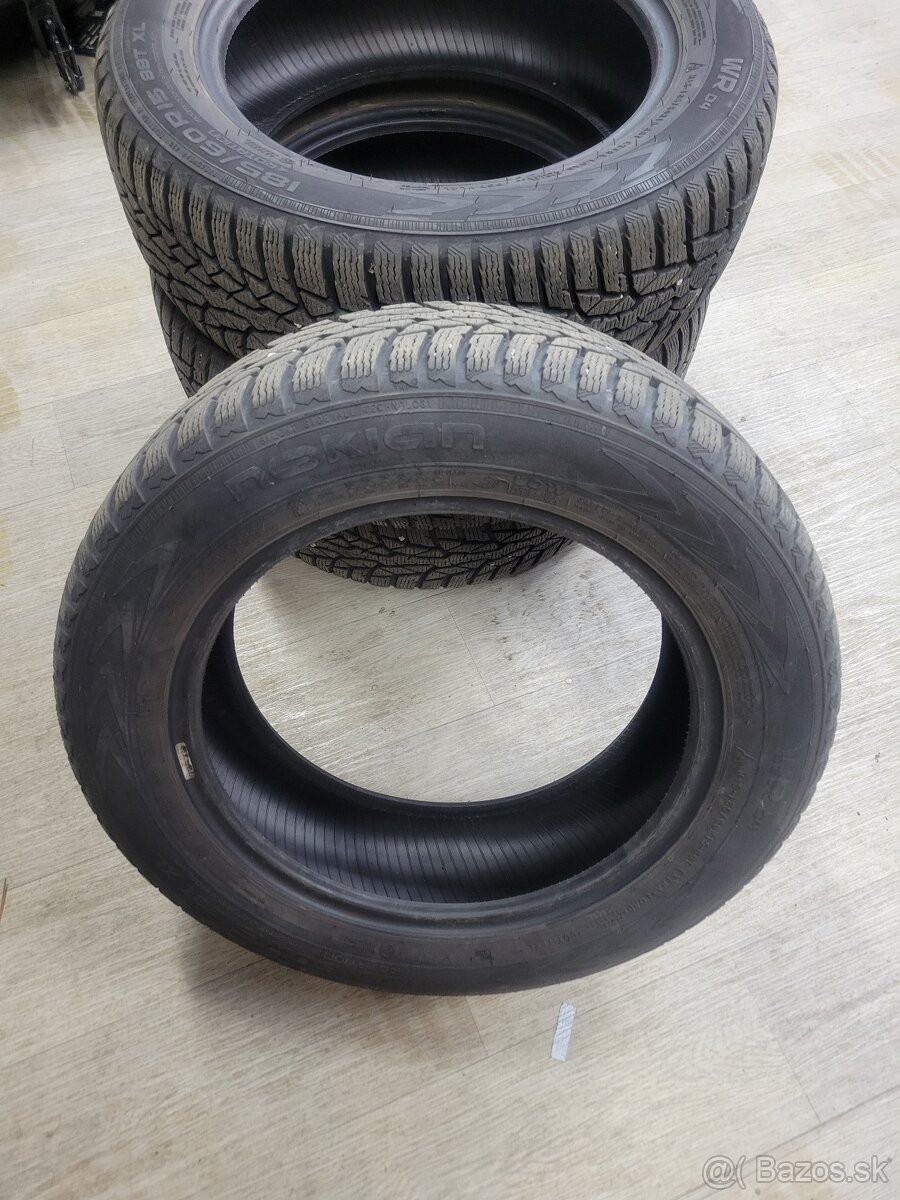 Predam zimné pneumatiky Nokian WR D4 185/60 R15