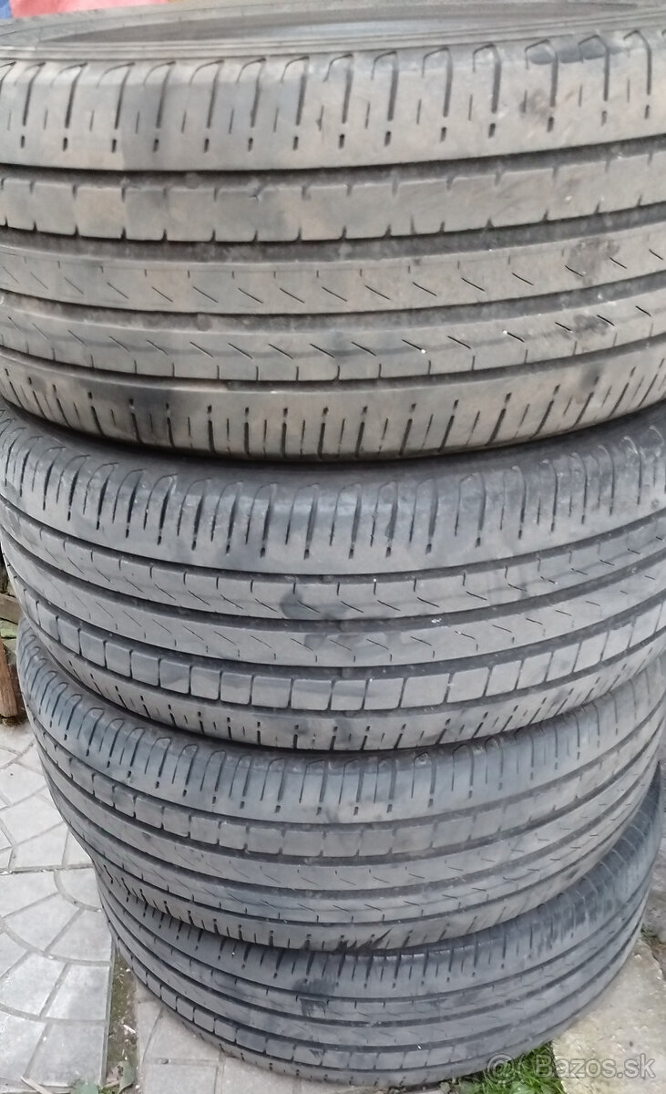 Predam letne pneu 235/55R18 100V Pirelli