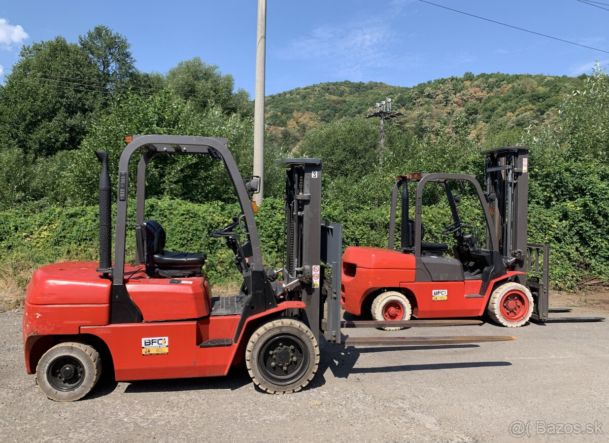 HC Forklift CPCD30, ISUZU diesel, triplex, r. 2011, 4038 mth