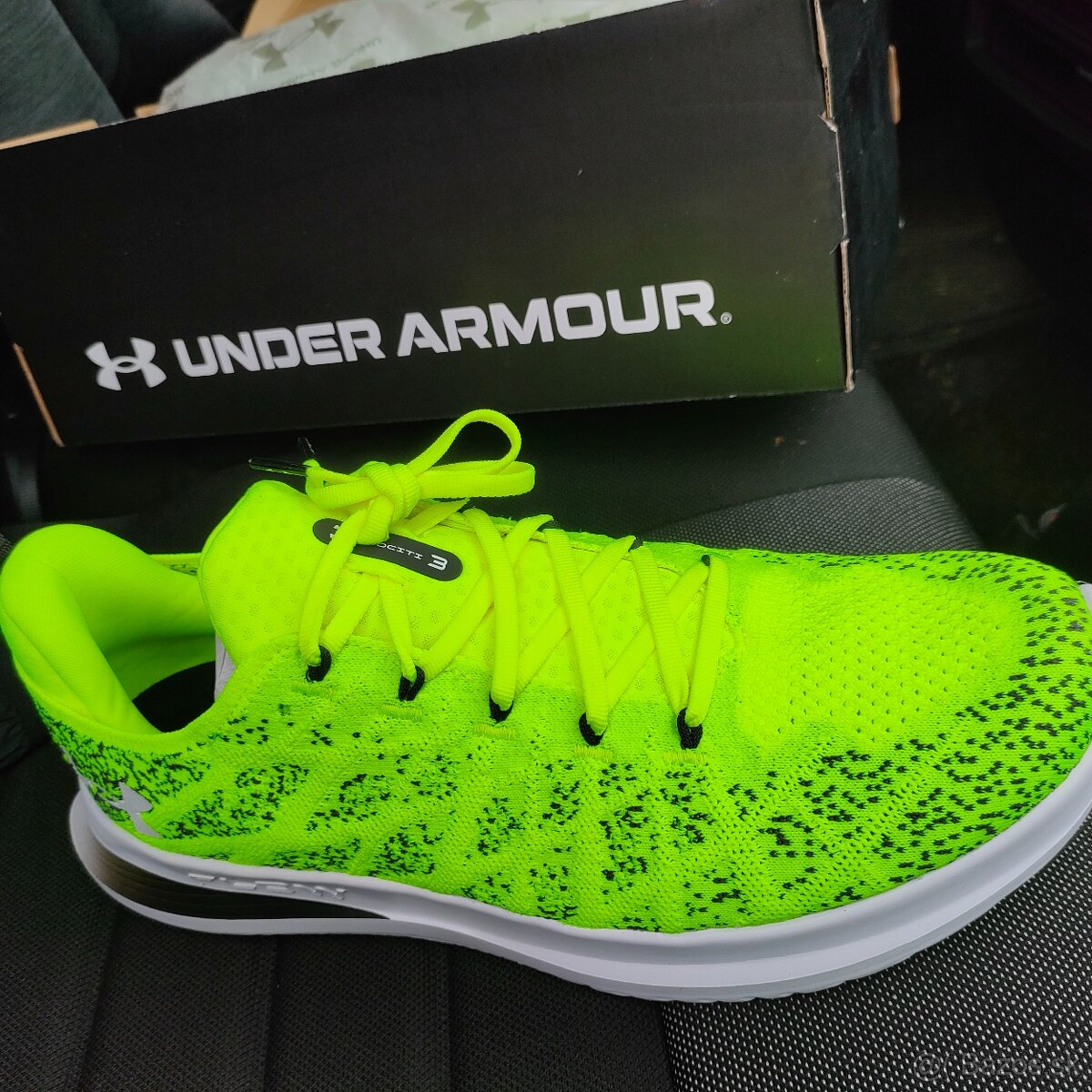 Predám nové Under Armour botasky