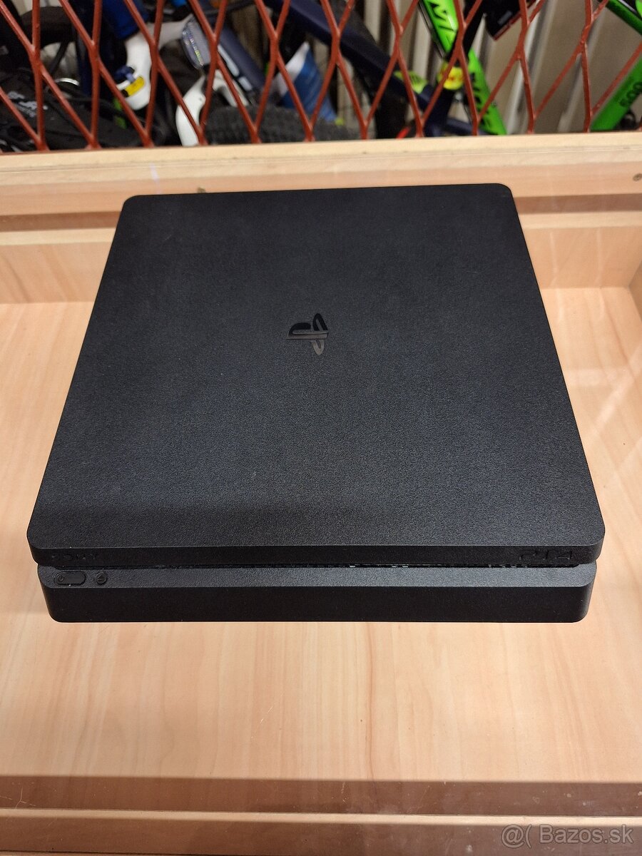 PlayStation 4 Slim 500GB+ 2 x ovládač