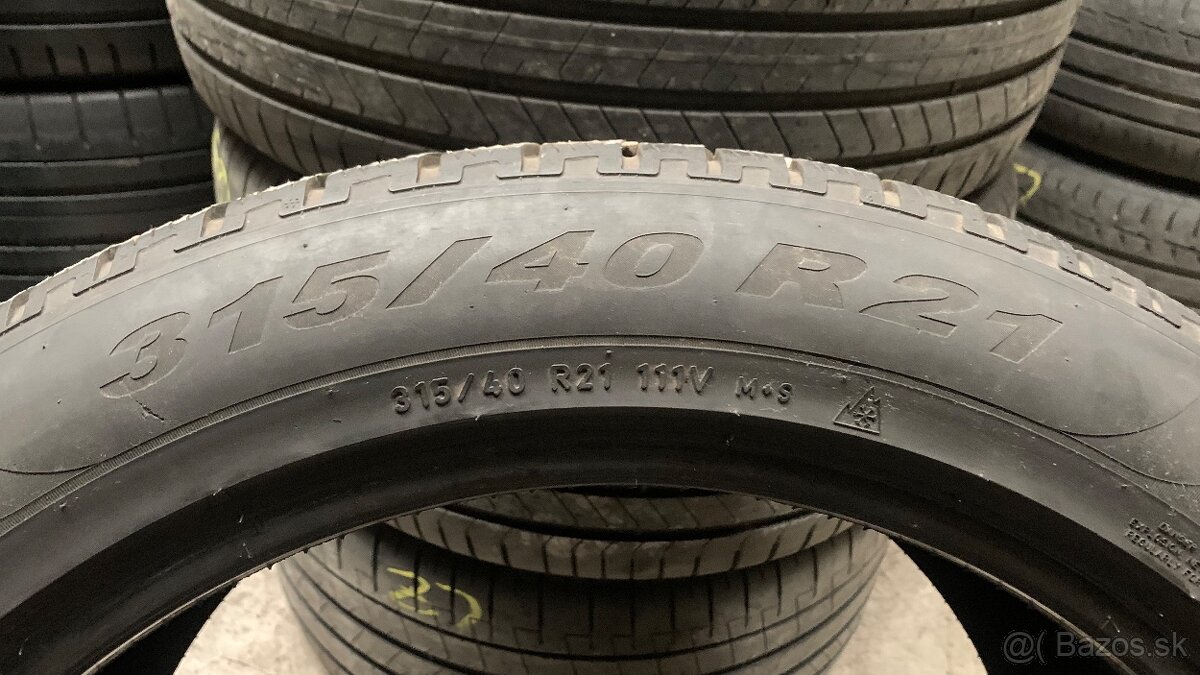 315/40R21 Pirelli zimne